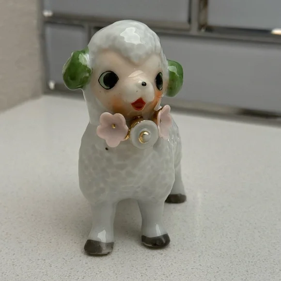 Vintage Glossy Ceramic Lamb Figurine Easter 1950s Springtime Decor Made in Japan - Picture 7 of 17